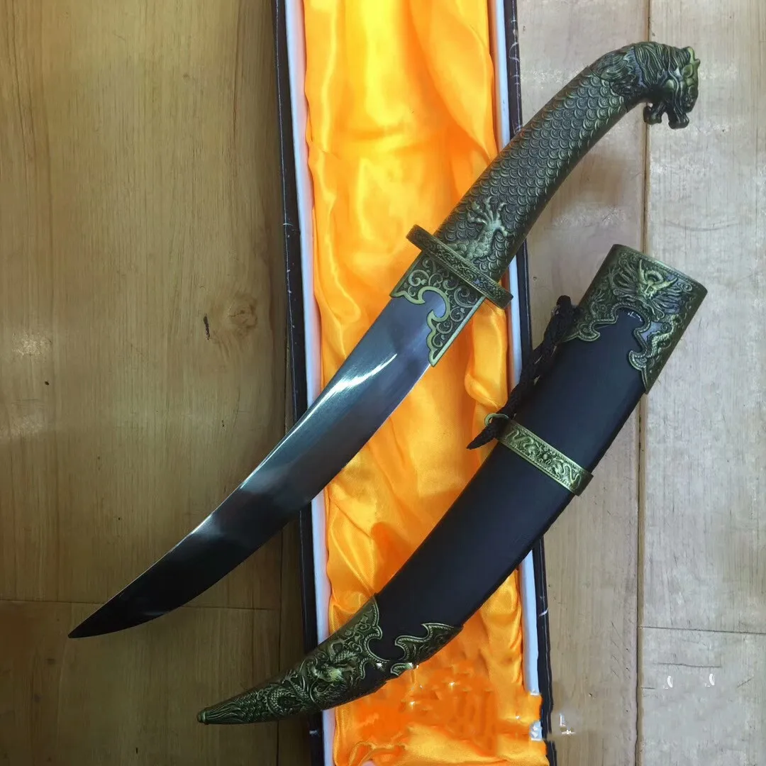 Shenlong sword stainless steel dagger family decorations are not edged
Shenlong sword stainless steel dagger family decorations are not edged