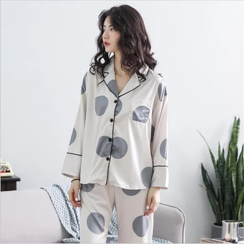 Long sleeve ice silk pajama sets sleepwear high quality ice silk sexy cardigan plus-size loose two-piece home service suit
Long sleeve ice silk pajama sets sleepwear high quality ice silk sexy cardigan plus-size loose two-piece home service suit