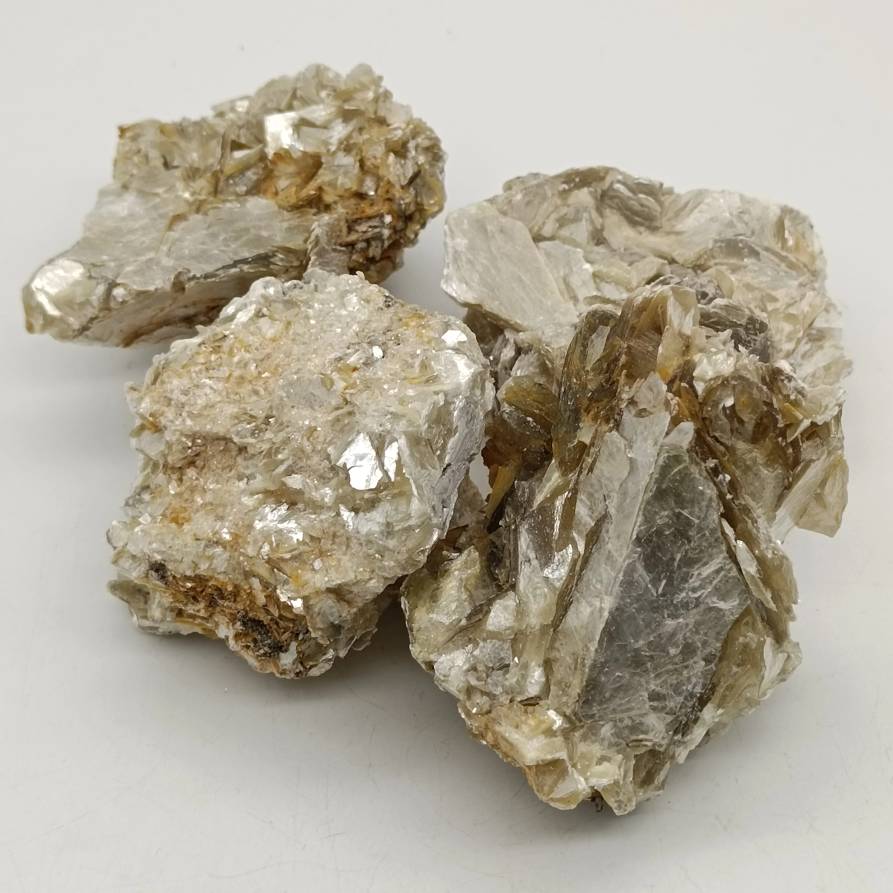 

200-250g 1pc Natural Rough Yellow Mica Quartz Crystals Stone Raw Irregular Cluster Stones Minerals Specimen Healing Decoration