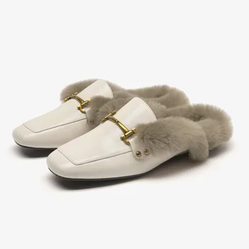 2020 Free Shipping Handmade Genuine Leather Women Rabbit fur Mules Metal decorative buckle Slip on Black and white color 37009
2020 Free Shipping Handmade Genuine Leather Women Rabbit fur Mules Metal decorative buckle Slip on Black and white color 37009
