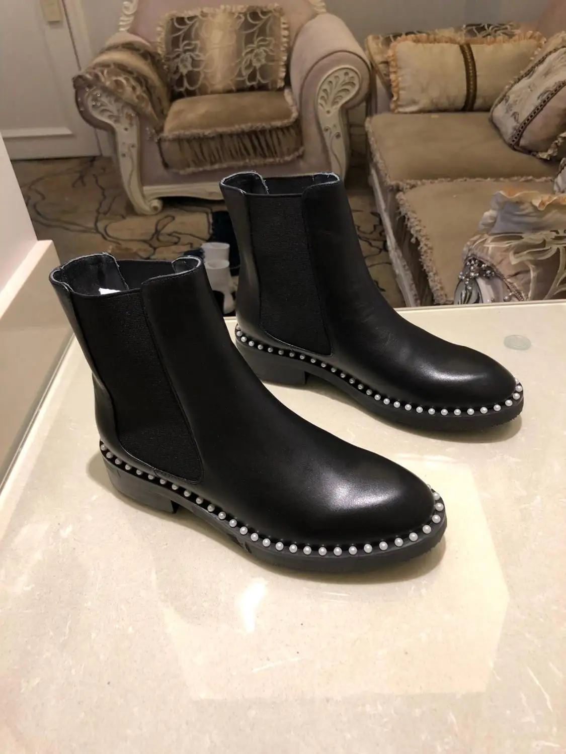 Vibsterimma High Quality Black Leather Elastic Ankle Boots Women Genuine Leather Pearl Booties Flat Martin Boots
Vibsterimma High Quality Black Leather Elastic Ankle Boots Women Genuine Leather Pearl Booties Flat Martin Boots