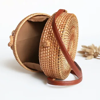 Rattan Bag Hot Sale Ins Diagonal Bag Retro Literary Handmade Shoulder Bag Beach Female Bag Rattan Woven Bag 
Rattan Bag Hot Sale Ins Diagonal Bag Retro Literary Handmade Shoulder Bag Beach Female Bag Rattan Woven Bag