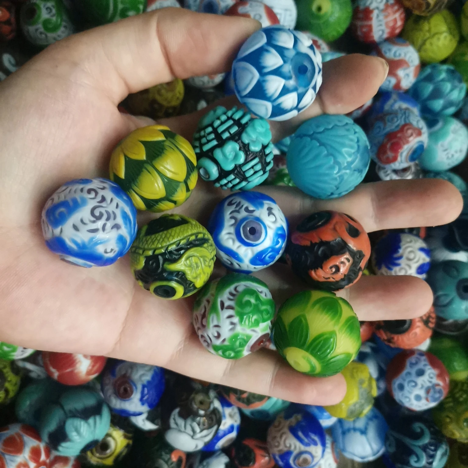 1pcs/lot colorful colored glass beads Chinese character animal Classical elements Xiangyun lotus Historical celebrity names gem
1pcs/lot colorful colored glass beads Chinese character animal Classical elements Xiangyun lotus Historical celebrity names gem