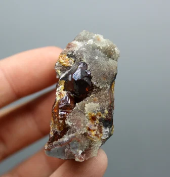 39g Natural rare sphalerite mineral specimens stones and crystals quartz crystals healing crystal from china 
39g Natural rare sphalerite mineral specimens stones and crystals quartz crystals healing crystal from china
