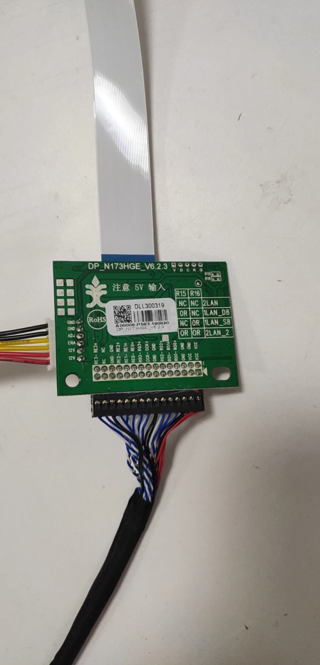 Плата драйвера EDP LVDS-плата адаптера EDP содержит 30-контактные провода экрана с интервалом 0,5 и вспомогательные провода.
Плата драйвера EDP LVDS-плата адаптера EDP содержит 30-контактные провода экрана с интервалом 0,5 и вспомогательные провода.