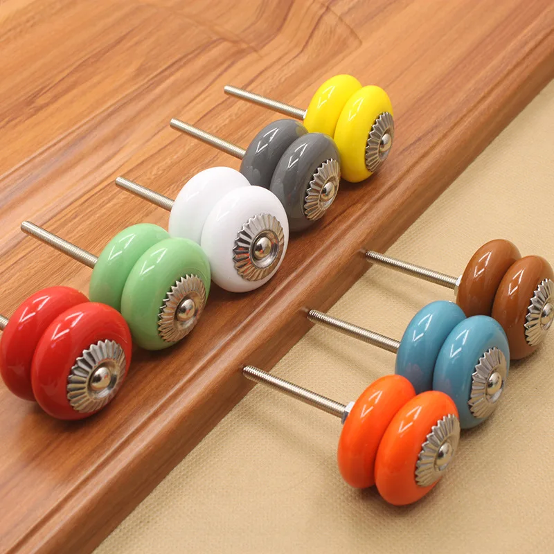 Shoe Cabinet Drawer Handle European Modern Simple White Single Hole Round Ceramic Factory Direct Sale
Shoe Cabinet Drawer Handle European Modern Simple White Single Hole Round Ceramic Factory Direct Sale