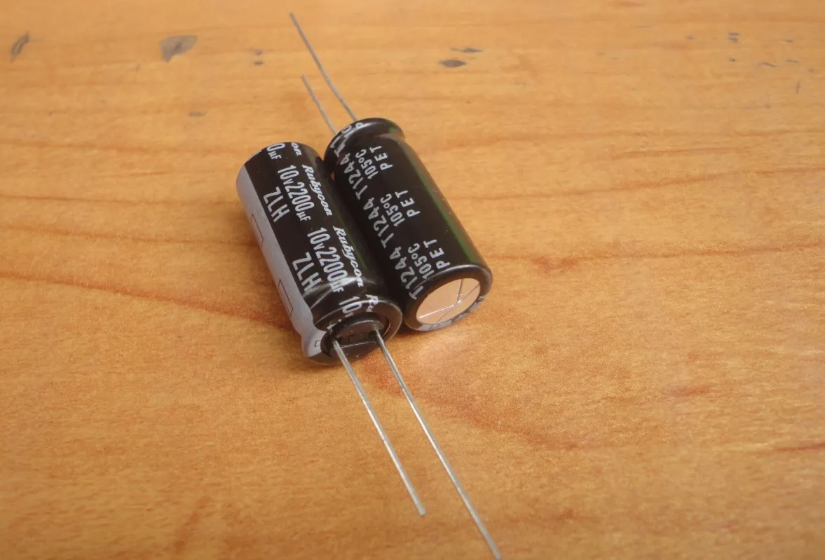20PCS NEW RUBYCON ZLH 10V2200UF 10X23mm 105 degrees 22000uF/10V high frequency low resistance and long life zlh 2200UF 10V
20PCS NEW RUBYCON ZLH 10V2200UF 10X23mm 105 degrees 22000uF/10V high frequency low resistance and long life zlh 2200UF 10V