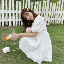 Puff sleeve white chiffon dress female summer 2021 Square collar French first love super fairy temperament mid-length dress 
Puff sleeve white chiffon dress female summer 2021 Square collar French first love super fairy temperament mid-length dress