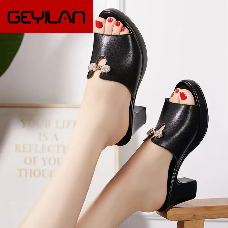 Women Slipper's 2020 Ladies Summer Slippers Genuine Leather Shoes Women High Heels Fashion Rhinestone Summer Shoes
Women Slipper's 2020 Ladies Summer Slippers Genuine Leather Shoes Women High Heels Fashion Rhinestone Summer Shoes