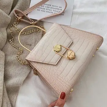 AMELIE GALANTI High sense French niche bag female 2020 new fashion portable small bag wild ins shoulder messenger bag handbag
AMELIE GALANTI High sense French niche bag female 2020 new fashion portable small bag wild ins shoulder messenger bag handbag