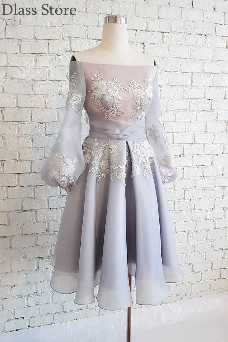 Light Purple Cocktail Dresses Chiffon Boat Neck Knee Length Long Full Sleeves Applique Off Shoulder Evening Party Dress
Light Purple Cocktail Dresses Chiffon Boat Neck Knee Length Long Full Sleeves Applique Off Shoulder Evening Party Dress