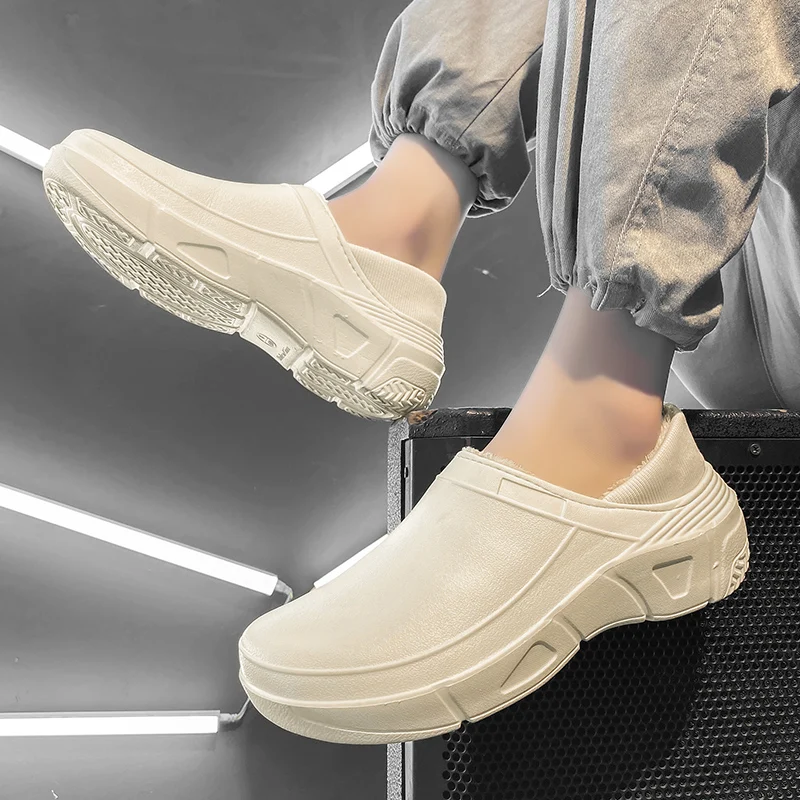 2021 Winter Men's New Thickened Plush Warm Cotton Shoes Home Antiskid Wear-resistant Cotton Slippers Outdoor Sports Casual Shoes 
2021 Winter Men's New Thickened Plush Warm Cotton Shoes Home Antiskid Wear-resistant Cotton Slippers Outdoor Sports Casual Shoes