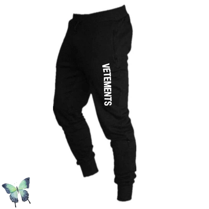 New VETEMENTS Letter Printing Drawstring Trousers Men Women Hip-hop 100%Cotton Sweatpants VETEMENTS Classic Pants
New VETEMENTS Letter Printing Drawstring Trousers Men Women Hip-hop 100%Cotton Sweatpants VETEMENTS Classic Pants