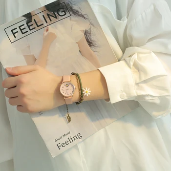 2pcs Student Simple PU Quartz Watch Daisy Flower Pendant Bracelet Jewelry Set New Strap Watch Analog Wrist Watch
2pcs Student Simple PU Quartz Watch Daisy Flower Pendant Bracelet Jewelry Set New Strap Watch Analog Wrist Watch