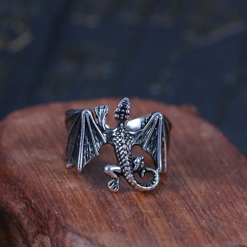 Vintage Punk Style Evil Dragon Ring Motorcycle Party Cool Biker Ring for Men Women Finger Ring Wedding Jewelry Accessories Gifts
Vintage Punk Style Evil Dragon Ring Motorcycle Party Cool Biker Ring for Men Women Finger Ring Wedding Jewelry Accessories Gifts