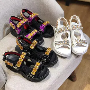 Crystal Sandals Woman New Luxury Brand Rivets Rhinestone Flat Platform Shoes Women Summer Buckle Beach Sandals for Vacation
Crystal Sandals Woman New Luxury Brand Rivets Rhinestone Flat Platform Shoes Women Summer Buckle Beach Sandals for Vacation