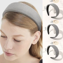 All-matched Temperament Plaid Headband Broad-brimmed Hair Hoop Classic Retro Headband Fashion Universal Hair Accessories
All-matched Temperament Plaid Headband Broad-brimmed Hair Hoop Classic Retro Headband Fashion Universal Hair Accessories