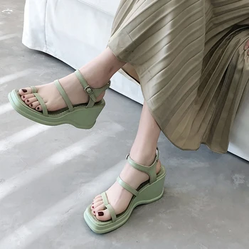 2020 New Women Wedge Sandals Beach Ladies Flip Flop Summer Platform Sandals Buckle Strap Peep Toe Thick Bottom Narrow Band
2020 New Women Wedge Sandals Beach Ladies Flip Flop Summer Platform Sandals Buckle Strap Peep Toe Thick Bottom Narrow Band