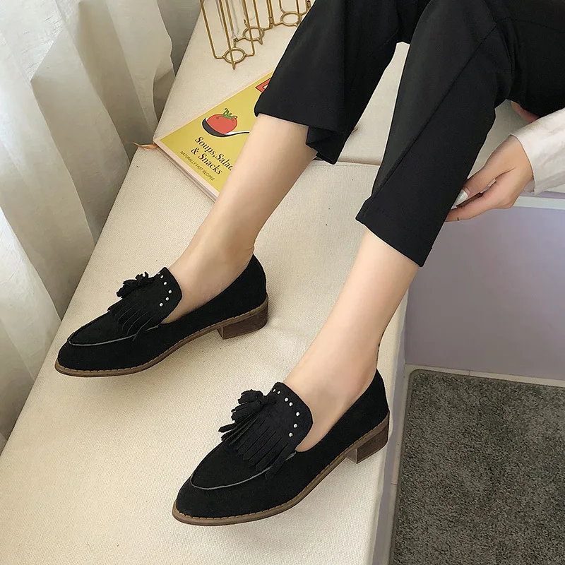 Korean Pointed Toe Single Shoe Women Spring/Autumn Classic Easy-matching Flock Fringe Square Low Heel Rivet Slip-on Single Shoes
Korean Pointed Toe Single Shoe Women Spring/Autumn Classic Easy-matching Flock Fringe Square Low Heel Rivet Slip-on Single Shoes
