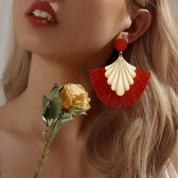 BFH New Bohemian Tassel Big Earrings for Women Fashion Jewelry 2020 Female Cotton Silk Fabric Long Fringe Drop Dangle Earrings
BFH New Bohemian Tassel Big Earrings for Women Fashion Jewelry 2020 Female Cotton Silk Fabric Long Fringe Drop Dangle Earrings