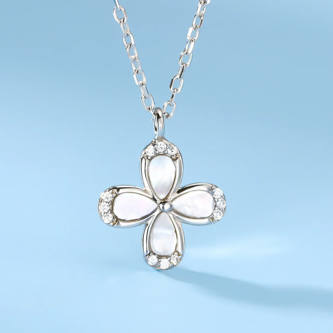 

Lucky four-leaf clover necklace s925 sterling silver casual OL style shell good luck leaf clavicle chain female accessories