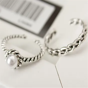 Manufacturers wholesale retro 2-piece set of rotating rings version of the hemp flower woven Pearl opening ring ring female ring
Manufacturers wholesale retro 2-piece set of rotating rings version of the hemp flower woven Pearl opening ring ring female ring