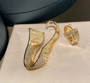 Asymmetrical Exaggerated Irregular Arc Rhinestone Zircon Hoop Infinity Symbol Women Unique Ear Jewelry
Asymmetrical Exaggerated Irregular Arc Rhinestone Zircon Hoop Infinity Symbol Women Unique Ear Jewelry