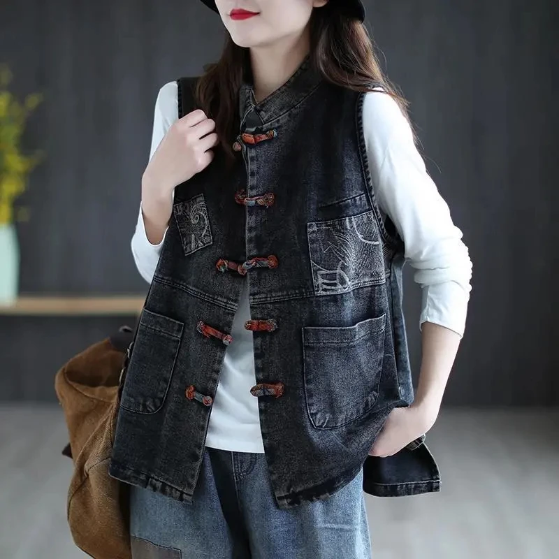 

2024 Spring Summer New Cowboy Vest Female Style Ethnic Style Disc Buckle Jacket Women Jeans Vests Outer Waistcoat