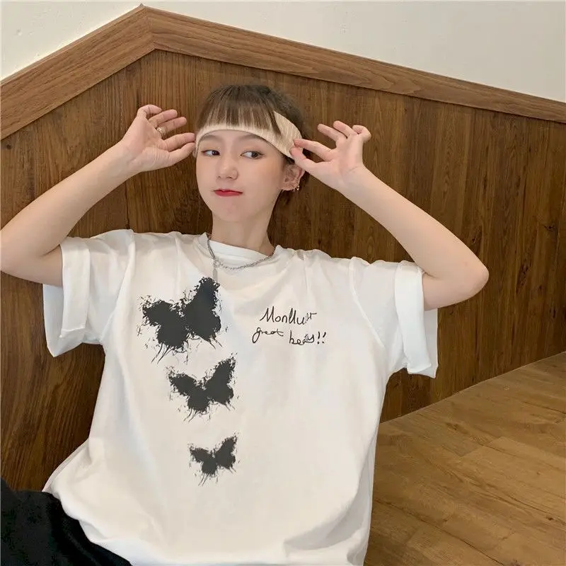 Women's top 2020 new long-sleeved T-shirt female students Korean version Japanese cute sweet cartoon rabbit wild loose ins top
Women's top 2020 new long-sleeved T-shirt female students Korean version Japanese cute sweet cartoon rabbit wild loose ins top