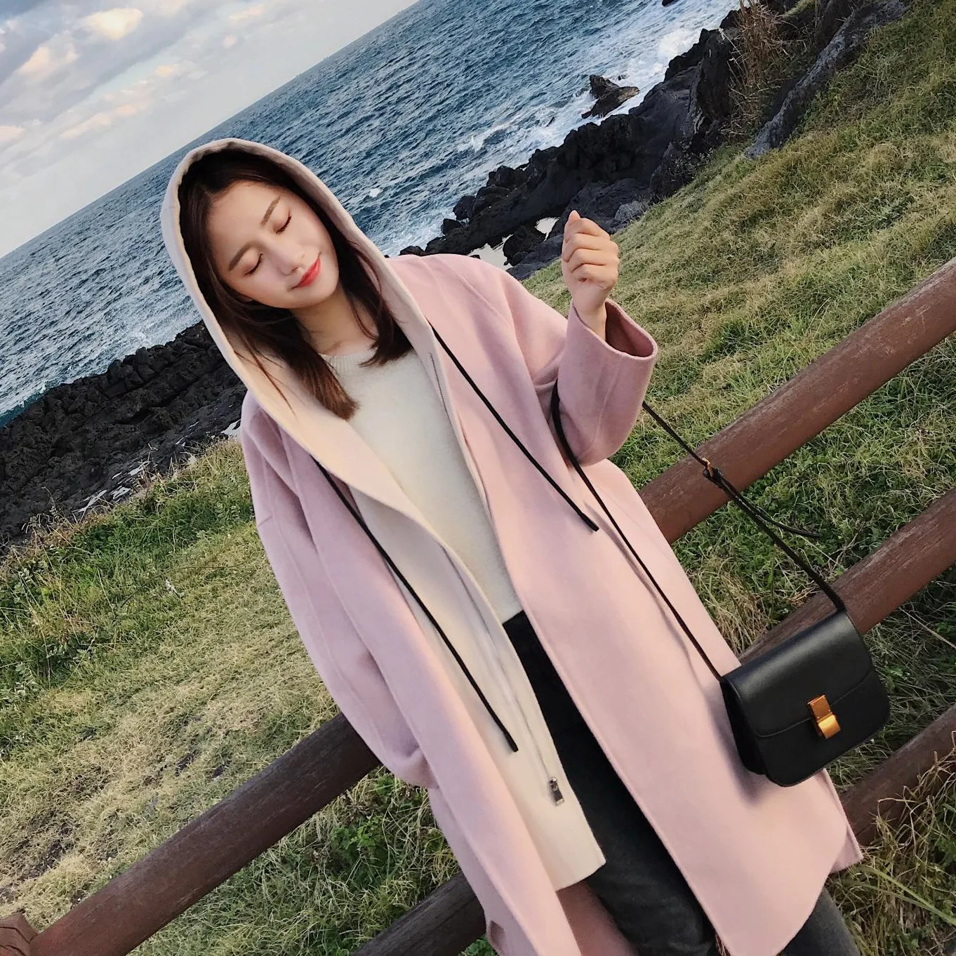 Photo Shoot CHIC Elegant Ol Pink Mid-length Hooded Cardigan Joint Mock Two-Piece Wool Woolen Cloth Coat Women's
Photo Shoot CHIC Elegant Ol Pink Mid-length Hooded Cardigan Joint Mock Two-Piece Wool Woolen Cloth Coat Women's