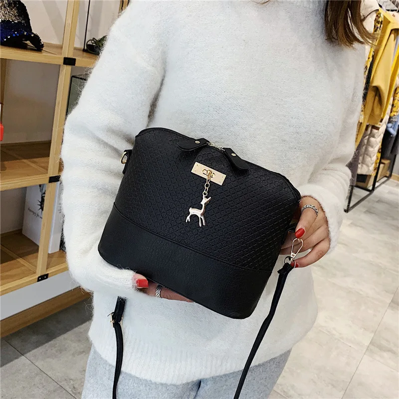 Style embossing bag with one-shoulder bag and inclined-span deer shell bag and Lady Bag
Style embossing bag with one-shoulder bag and inclined-span deer shell bag and Lady Bag