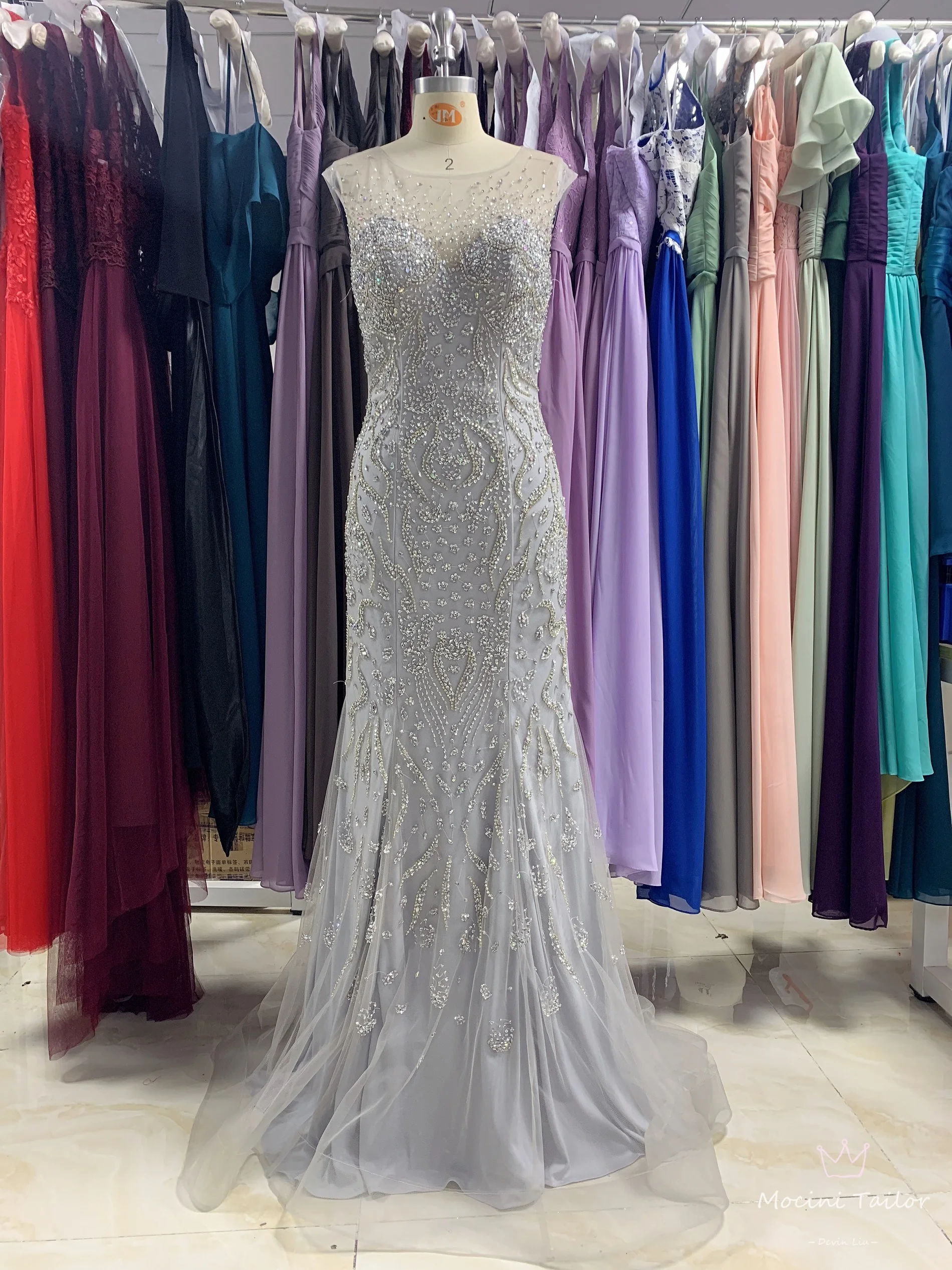 Nice Silver Evening Dress 2023 V-Neck luckgirls pleated Seam beaded sleeveless Customizable fashion Moncini Tailor
Nice Silver Evening Dress 2023 V-Neck luckgirls pleated Seam beaded sleeveless Customizable fashion Moncini Tailor