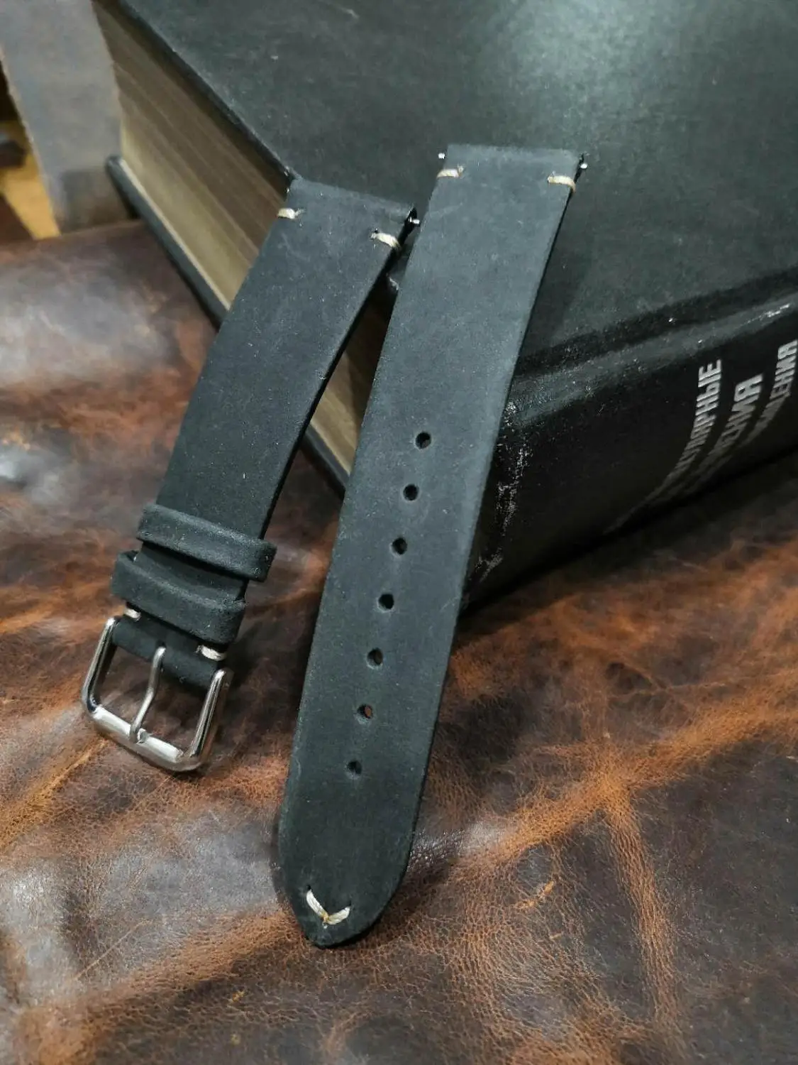 Thin section 18mm 20mm Cowhide Watchband Genuine Leather Watch Strap Gray-black Wristband Brand Quick installation Men's Belt
Thin section 18mm 20mm Cowhide Watchband Genuine Leather Watch Strap Gray-black Wristband Brand Quick installation Men's Belt