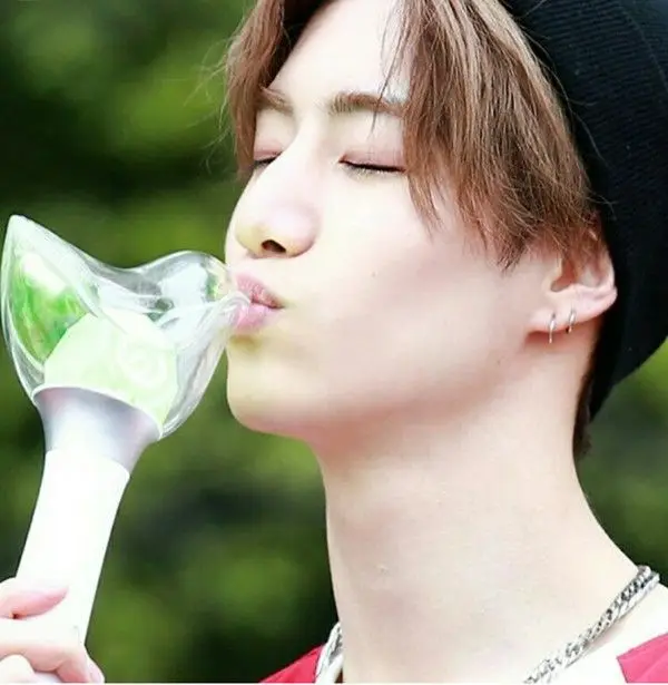 3721671390_1025868149