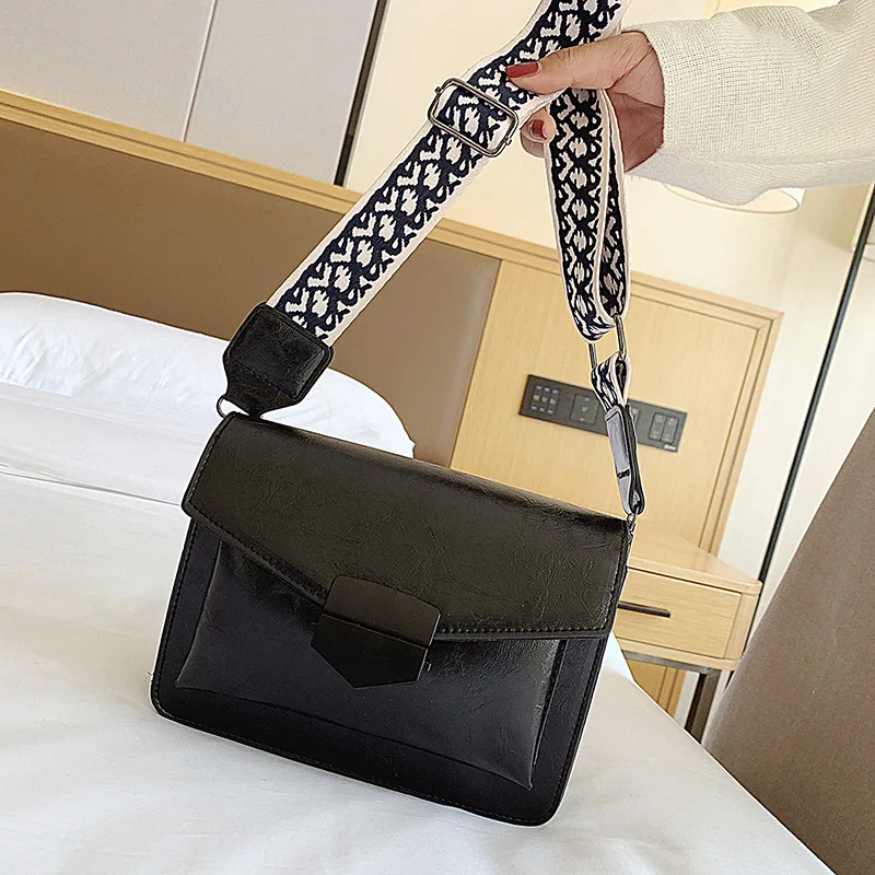 New Mini Women's Bag Fashion Retro Wide Shoulder Belt Messenger Bag Wallet Simple Style Messenger Bag
New Mini Women's Bag Fashion Retro Wide Shoulder Belt Messenger Bag Wallet Simple Style Messenger Bag