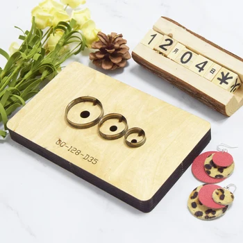 SMVAUON New Die Cut SteeL DIY Three Circle Earrings Blade Rule Cutting Mold Wood Dies Cutter For Leather Crafts Round Decoration 
SMVAUON New Die Cut SteeL DIY Three Circle Earrings Blade Rule Cutting Mold Wood Dies Cutter For Leather Crafts Round Decoration