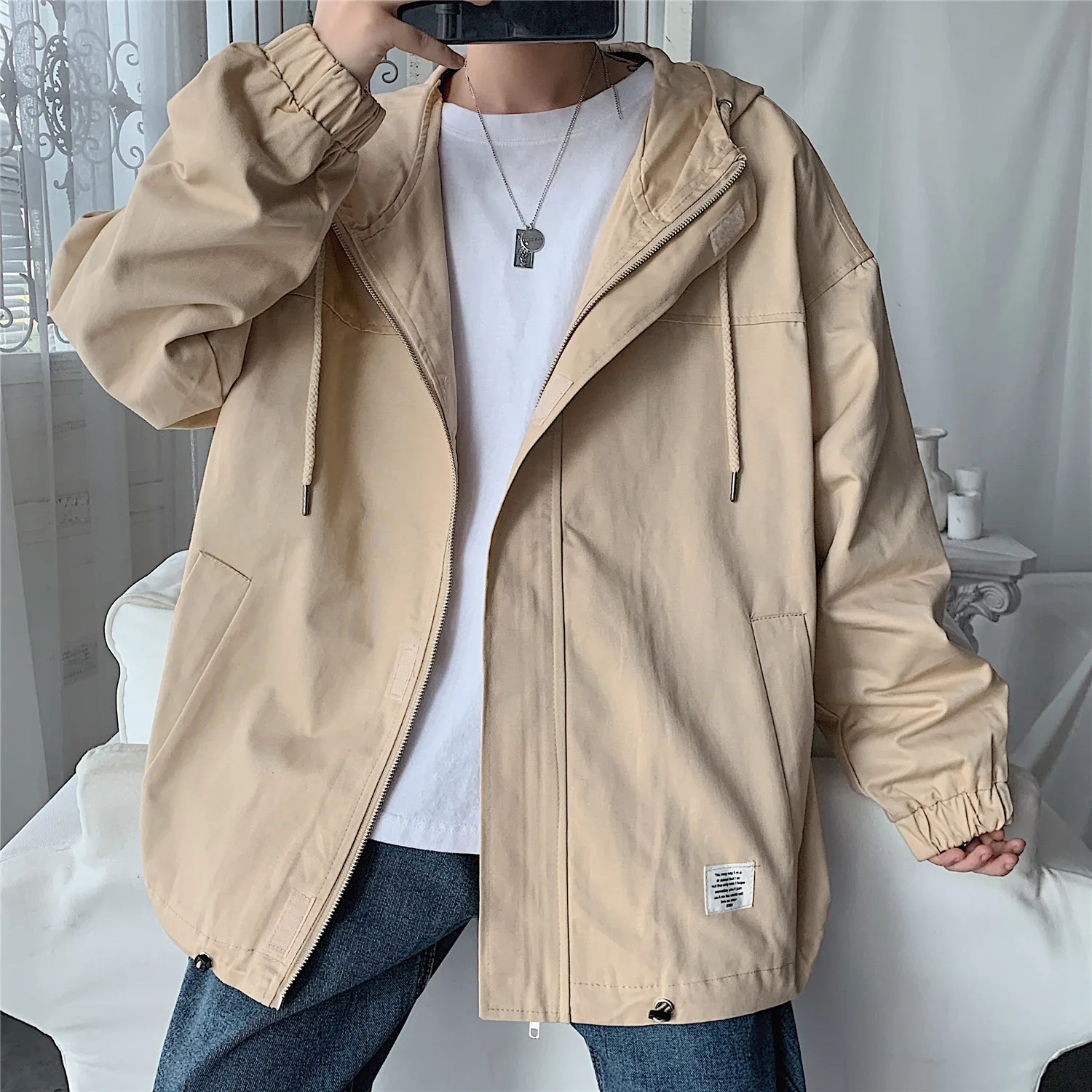 Men's Autumn Tooling Jacket Male Korean Version of The Trend of Loose Winter New Leisure All-match Solid Color Hooded Jacket
Men's Autumn Tooling Jacket Male Korean Version of The Trend of Loose Winter New Leisure All-match Solid Color Hooded Jacket