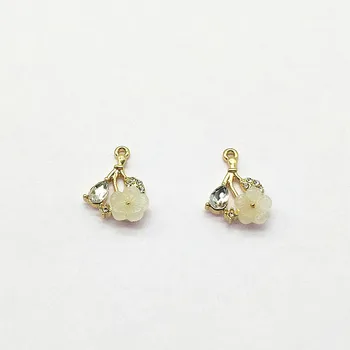 New arrival! 19x15mm 50pcs Rhinestone resin Flower charm for Jewelry accessories Earrings DIY parts,hand Made Earring Making 
New arrival! 19x15mm 50pcs Rhinestone resin Flower charm for Jewelry accessories Earrings DIY parts,hand Made Earring Making