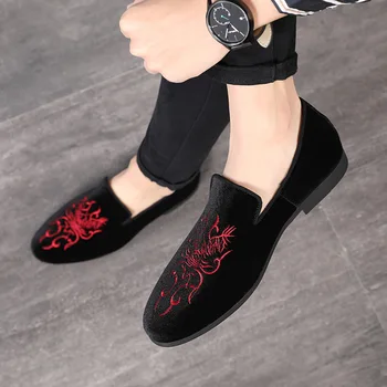 M- explosion models solid color low to help outdoor activities street cool embroidery Lok Fu shoes men's pedal lazy shoes
M- explosion models solid color low to help outdoor activities street cool embroidery Lok Fu shoes men's pedal lazy shoes