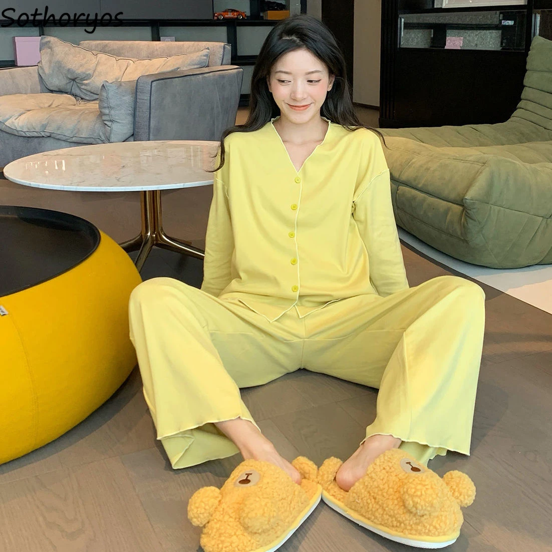 Пижамный комплект женский с длинным рукавом, мягкая теплая однобортная нежная Повседневная простая шикарная домашняя одежда в стиле ретро, с V-образным вырезом, в японском стиле, осень
Пижамный комплект женский с длинным рукавом, мягкая теплая однобортная нежная Повседневная простая шикарная домашняя одежда в стиле ретро, с V-образным вырезом, в японском стиле, осень