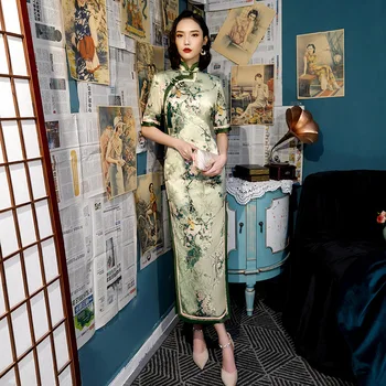 Plus Size S-4XL Women Satin Cheongsam Chinese Traditional Dress Short Sleeve Silk long Chinese Dress Chinese Wedding Dress
Plus Size S-4XL Women Satin Cheongsam Chinese Traditional Dress Short Sleeve Silk long Chinese Dress Chinese Wedding Dress