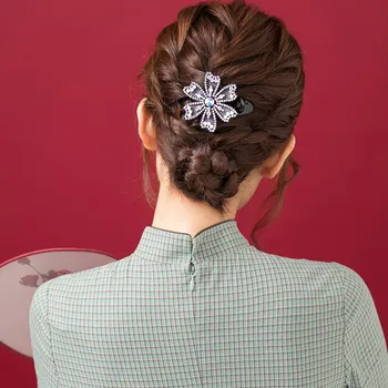 New Claw Clip for Women Tough Shining rhinestone Hair Claw Large Size Hair Clamps Claw Clip Crab for Hair Accessories for Hair
New Claw Clip for Women Tough Shining rhinestone Hair Claw Large Size Hair Clamps Claw Clip Crab for Hair Accessories for Hair