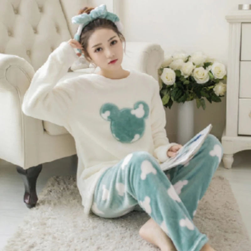 Coral Velvet Winter Women Pajama Sets Female Flannel Round Neck Cute Cartoon Camel White Letter Home Service Winter Warm Suit 
Coral Velvet Winter Women Pajama Sets Female Flannel Round Neck Cute Cartoon Camel White Letter Home Service Winter Warm Suit