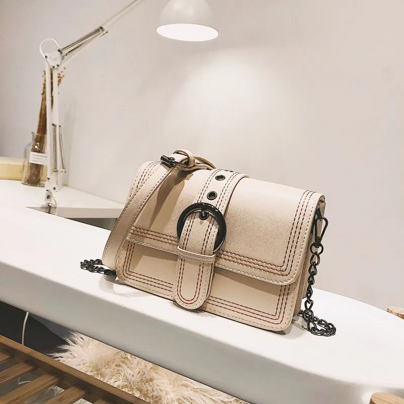 2019 Vintage Pu Leather Girl Crossbody Bags for Women Chain Small Shoulder Messenger Bag Belt Lock Design Female Travel Handbags
2019 Vintage Pu Leather Girl Crossbody Bags for Women Chain Small Shoulder Messenger Bag Belt Lock Design Female Travel Handbags