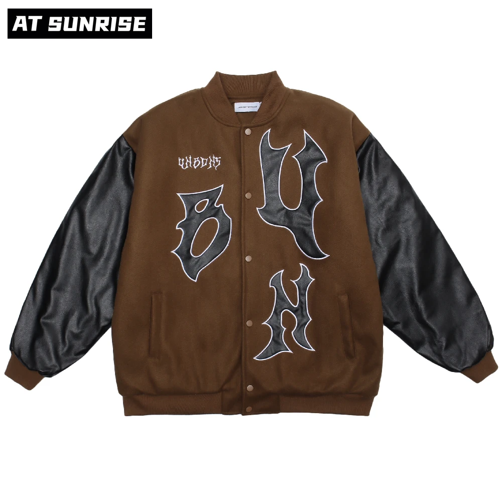 2021 Casual streetwear plus size clothes Patchwork jacket cotton Liner men coat Embroidery bomber jacket coat men fashion winter
2021 Casual streetwear plus size clothes Patchwork jacket cotton Liner men coat Embroidery bomber jacket coat men fashion winter
