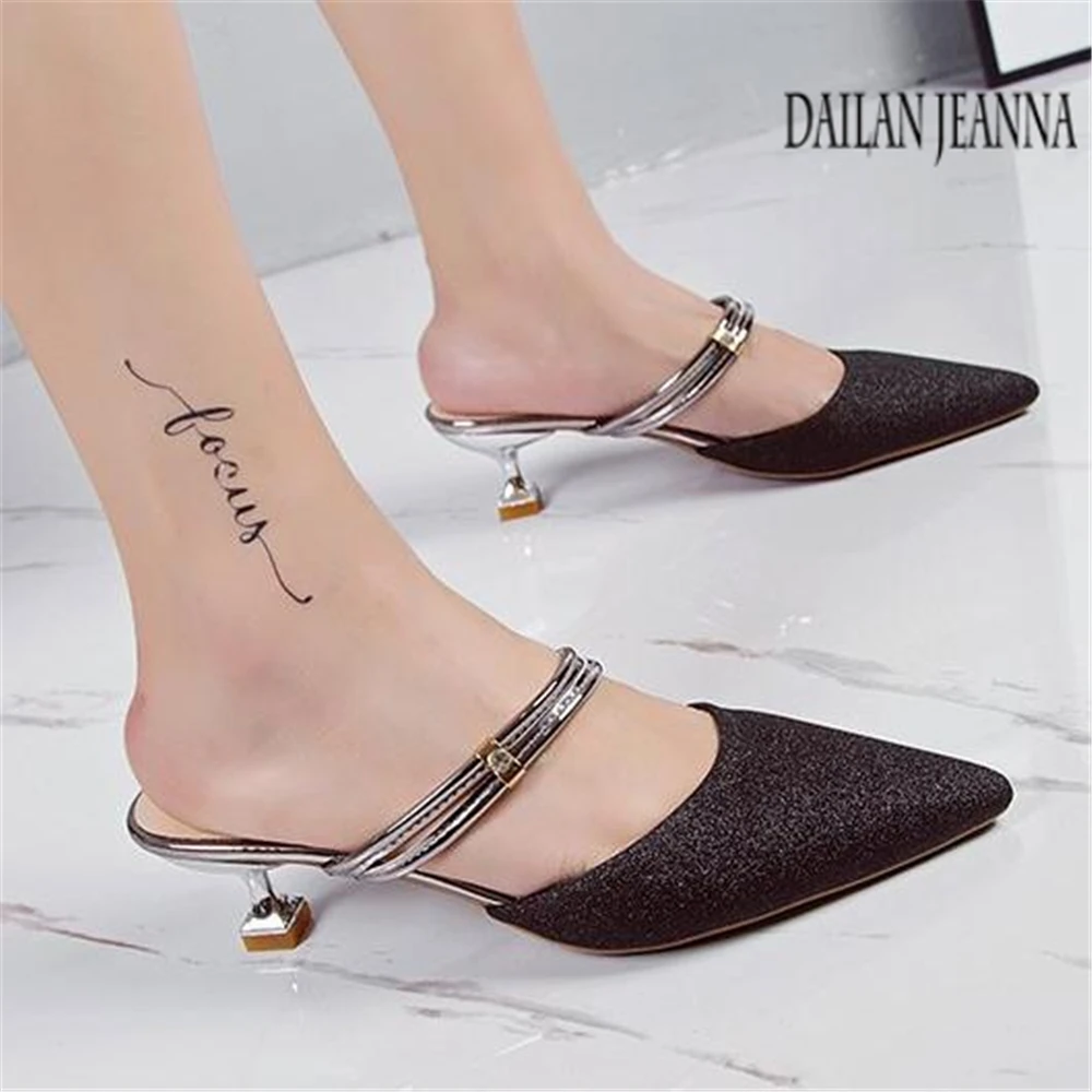 High heel shoes with a pointed pin, sexy ladies' sandals, evening princess, temperament, 2018 shoes.
High heel shoes with a pointed pin, sexy ladies' sandals, evening princess, temperament, 2018 shoes.