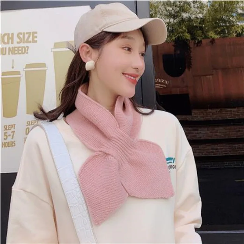 The new gate Han Guodong knitting wool collar soft sister small bowknot scarf female winter cross warm scarf CM101 
The new gate Han Guodong knitting wool collar soft sister small bowknot scarf female winter cross warm scarf CM101
