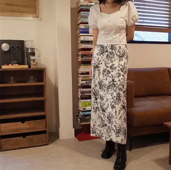 new Girls Summer blouse women suit shirt short sleeves Tops high waist long print A Line skirts two piece suits Sell separately 
new Girls Summer blouse women suit shirt short sleeves Tops high waist long print A Line skirts two piece suits Sell separately