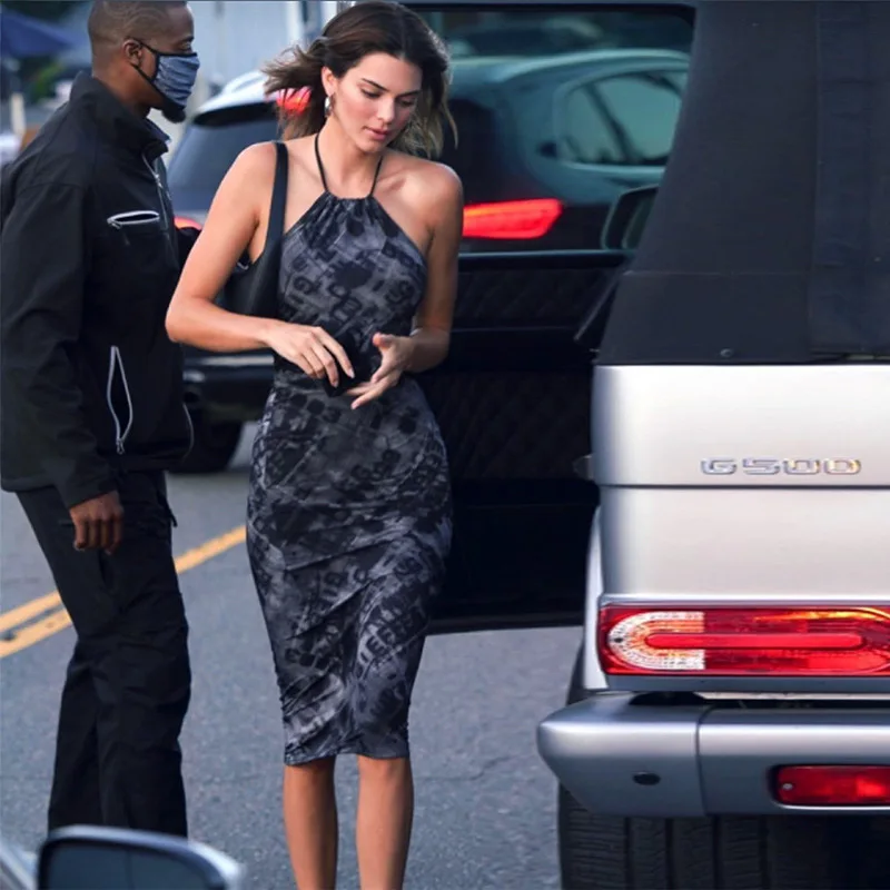 2021 Print Sexy Bodycon Dress Women Patchwork Summer Hollow Out Sleeveless Spaghetti Strap Midi Streetwear Beach Club Holiday
2021 Print Sexy Bodycon Dress Women Patchwork Summer Hollow Out Sleeveless Spaghetti Strap Midi Streetwear Beach Club Holiday