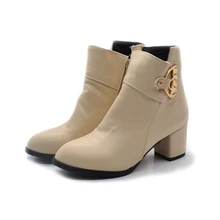 35-43 yards new white ladies Martin boots simple pointed high heels fashion wild short boots casual square heel tooling boots 
35-43 yards new white ladies Martin boots simple pointed high heels fashion wild short boots casual square heel tooling boots